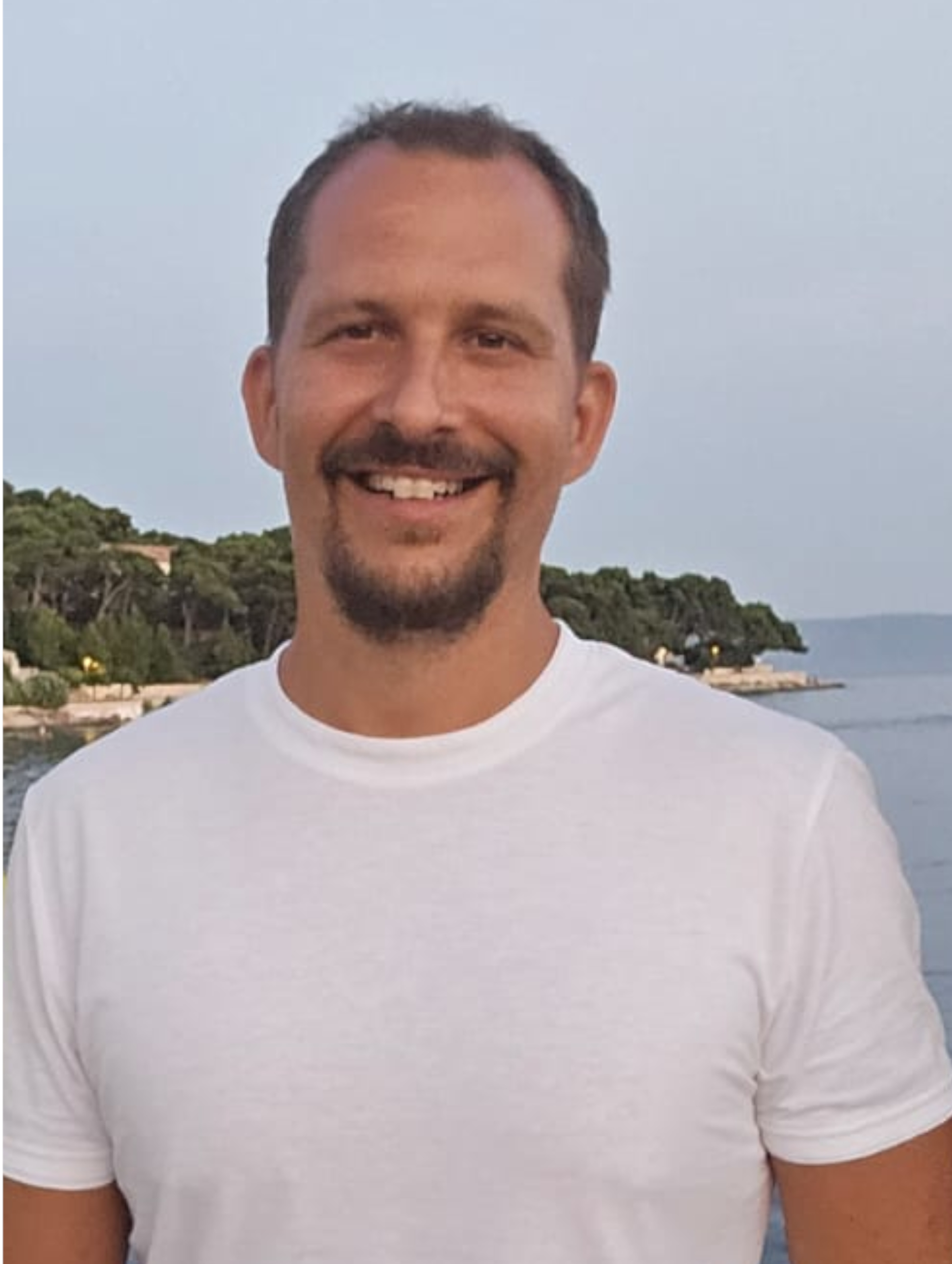 Tomáš Haraslín – učiteľ jogy